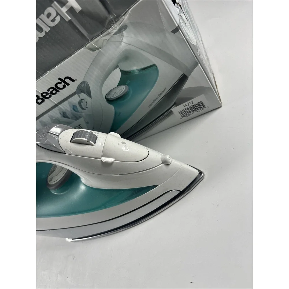 Hamilton Beach 14212 Steam Iron with Retractable Cord. New Open Box